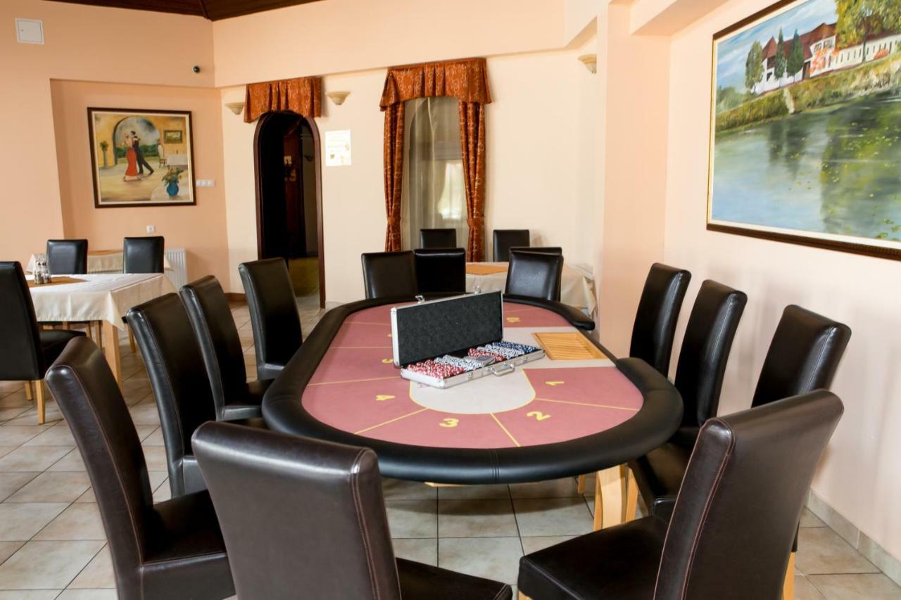 Hotel Fortuna Davod Экстерьер фото