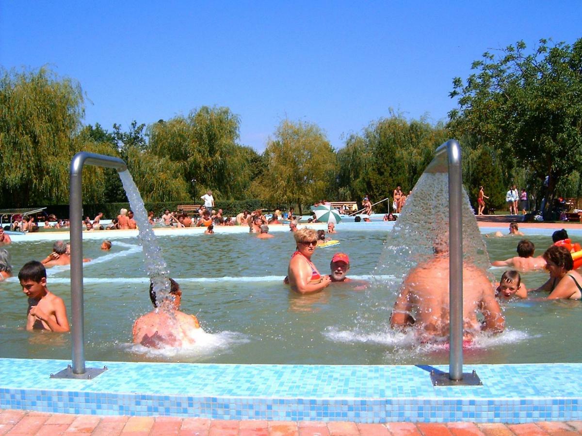 Hotel Fortuna Davod Экстерьер фото